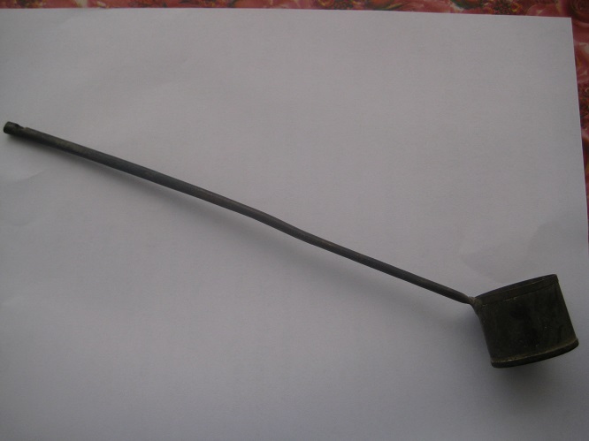 กระบวยเหล้าเป้กทองเหลือง งานเก่าเก็บ