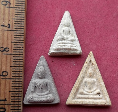 เคาะเดียวแดง เริ่ม 10 บาท กับ พระเนื้อผง..AY209