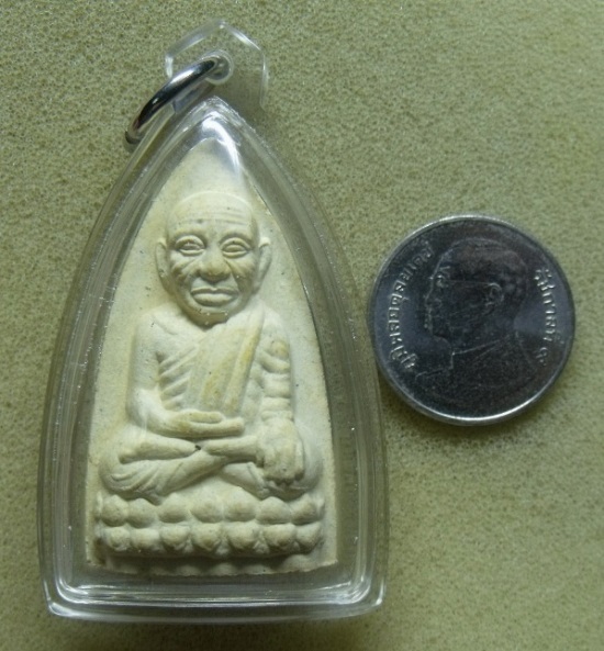 **วัดใจ**หลวงปู่ทวดเนื้อผงรุ่นแรก พิมพ์สะดุ้งกลับ แช่น้ำมนต์ วัดบวรนิเวศวิหาร ปี40**เลี่ยมพร้อมใช้