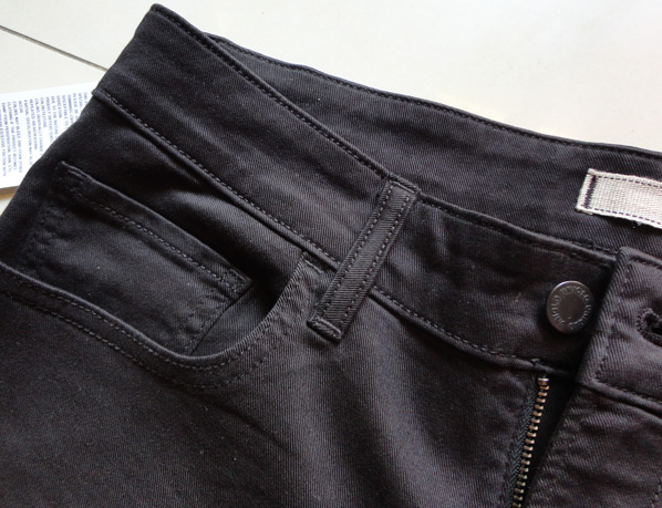กางเกงยีนส์ UNIQLO ผู้ชาย ของแท้ ของใหม่ครับ เอว 31