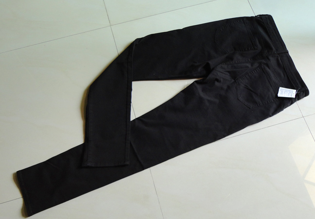 กางเกงยีนส์ UNIQLO ผู้ชาย ของแท้ ของใหม่ครับ เอว 31