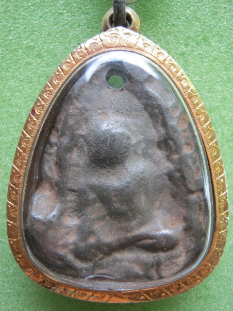 ล.พ เนียม วัดน้อย พิมพ์ ล.พ โต พร้อมเลี่ยมทองครับ