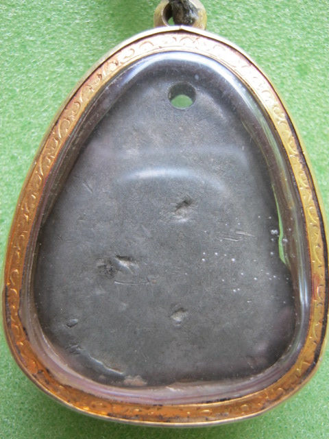 ล.พ เนียม วัดน้อย พิมพ์ ล.พ โต พร้อมเลี่ยมทองครับ