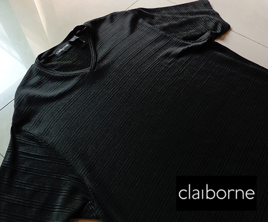 เสื้อยืด claiborne ของแท้จากอเมริกา เบอร์ M ตัวนี้สีดำ มีลูกเล่นในเนื้อผ้า
