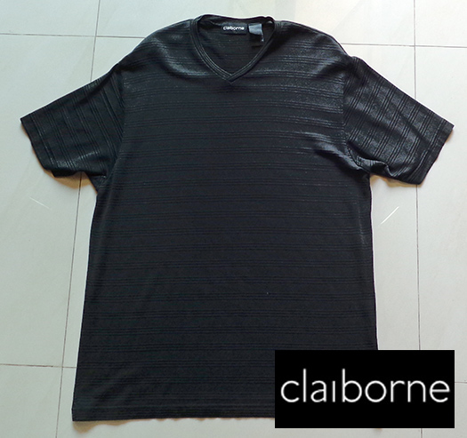 เสื้อยืด claiborne ของแท้จากอเมริกา เบอร์ M ตัวนี้สีดำ มีลูกเล่นในเนื้อผ้า
