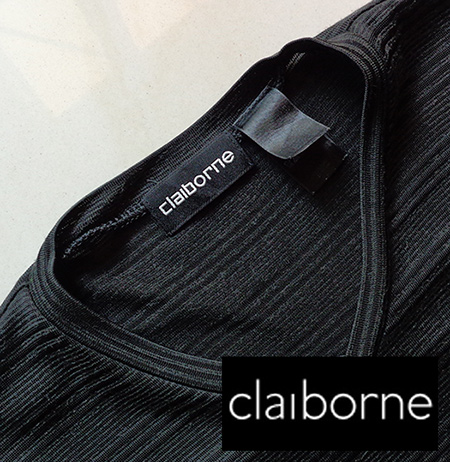 เสื้อยืด claiborne ของแท้จากอเมริกา เบอร์ M ตัวนี้สีดำ มีลูกเล่นในเนื้อผ้า