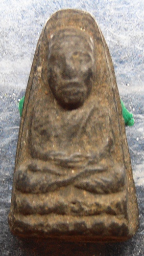 พระผงหลวงพ่อคล้ายหลังยันต์ห้าสวยๆเก่าๆครับ