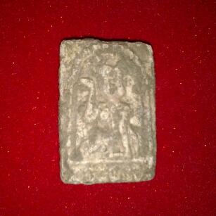 หลวงพ่อเปิ่น วัดบางพระพิมพ์นางกวักหลังหลวงพ่อเปิ่น 