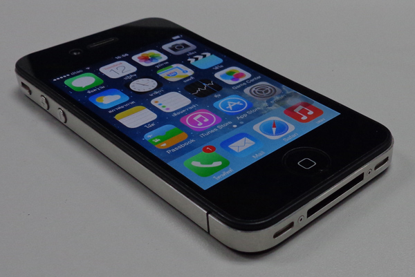 iPhone 4 ของแท้ 16GB Black ศูนย์ไทย โมเดล TH สวยเทพ พร้อมกล่องและคู่มือ
