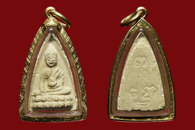 พระพุทโธน้อย พิมพ์กลาง หม้อน้ำมนต์กลม เนื้อผง พร้อมเลี่ยมทองคำแท้ๆ