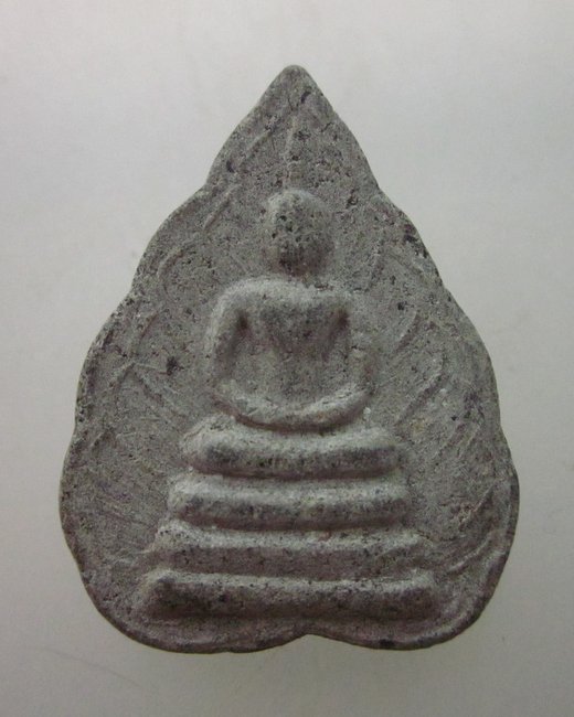 พระผงใบโพธิ์ หลวงปู่เปลื้อง