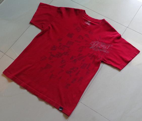 เสื้อยืด Vans ของแท้ครับ
