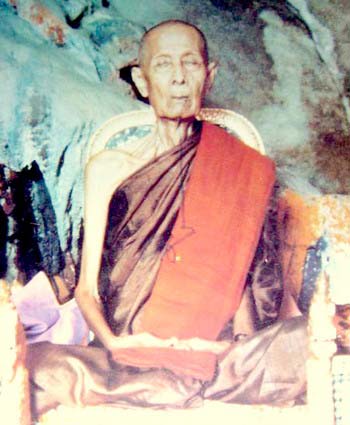 เคาะแรก @@@ พระสมเด็จพุทธคยา พิมพ์คะแนน เยือนอินเดีย หลวงปู่โต๊ะ ปี 19 วัดประดู่ฉิมพลี กทม.