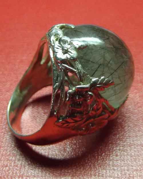 แหวนเงินหัวแก้วขนเหล็ก