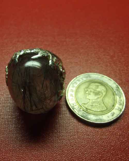 แหวนเงินหัวแก้วขนเหล็ก