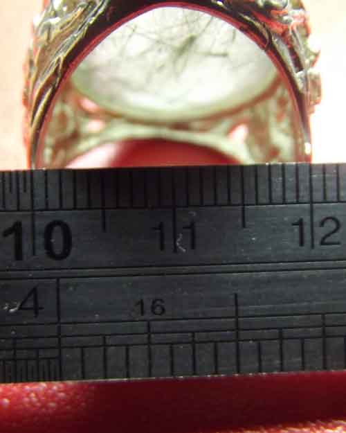 แหวนเงินหัวแก้วขนเหล็ก