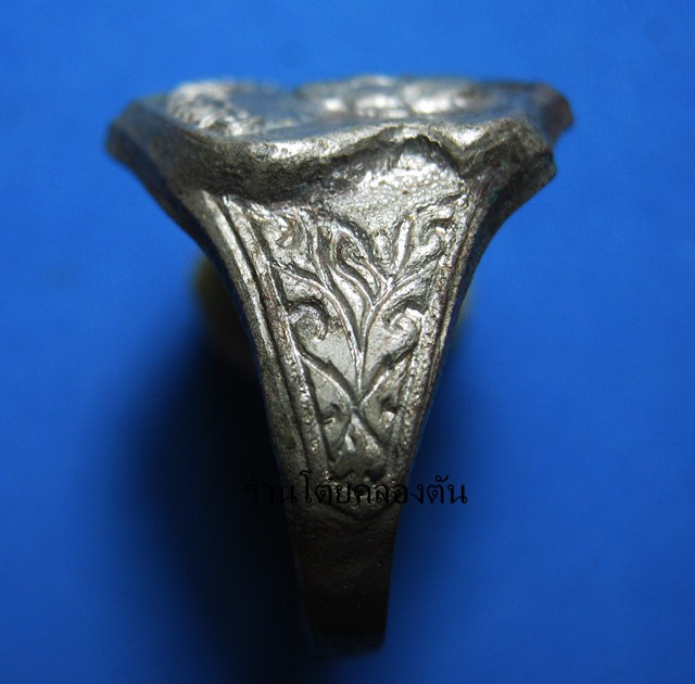 แหวนหลวงพ่อคล้าย วันสวนขัน เนื้ออัลปาก้า ไม่ทราบปี