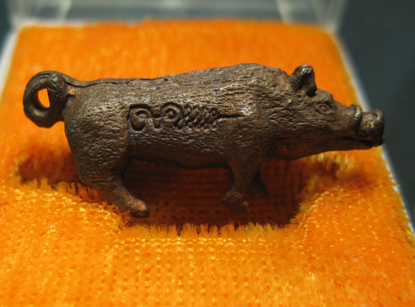 พญาหมูป่าคาบแก้วหลวงพ่อมี วัดมารวิชัย เนื้อนวะ ปี2538 ปีหมูทอง พร้อมกล่องเดิม 