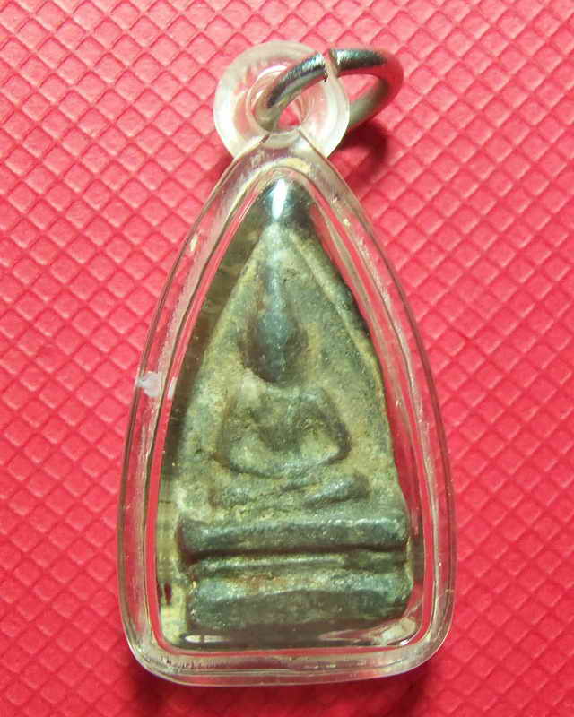 พระเชตุพนแขนหักศอกพิมพ์ฐานสูง กรุวัดพระธาตุเขาหินตั้ง สุโขทัย