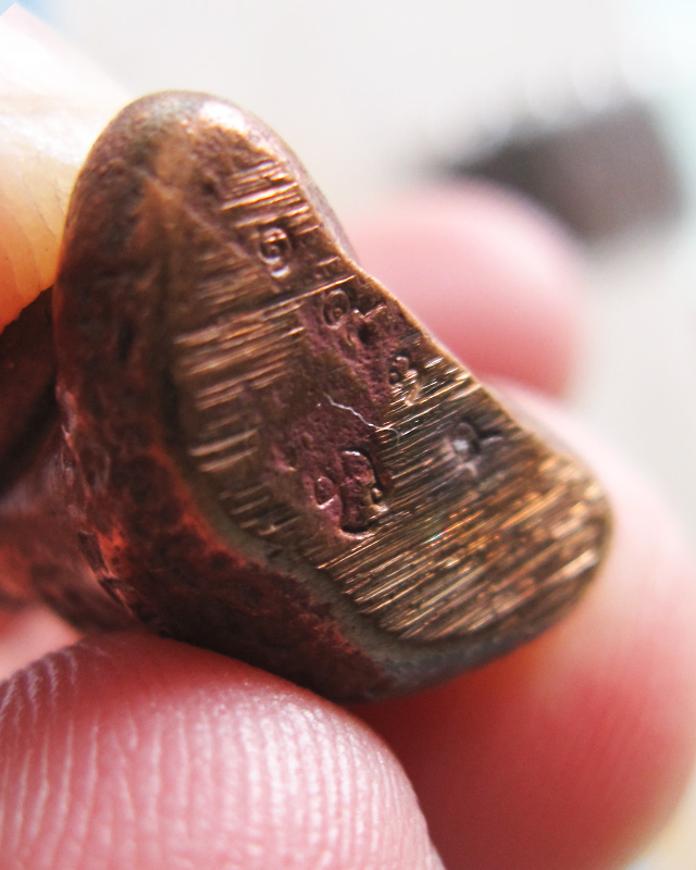 พระปิดตาลอยองค์ รุ่น ๖๓ พรรษา เนื้อสำริด หลวงปู่บัว ถามโก วัดศรีบุรพาราม จ.ตราด ปี ๒๕๕๕ 