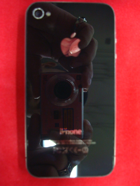 โทรศัพท์มือถือ iPhone4. 8 GB เครื่องแท้ เครื่องสีดำ สภาพสวยเดิมๆครับ สวย ถูก แท้