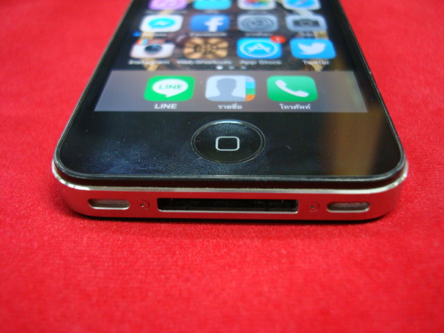 โทรศัพท์มือถือ iPhone4. 8 GB เครื่องแท้ เครื่องสีดำ สภาพสวยเดิมๆครับ สวย ถูก แท้