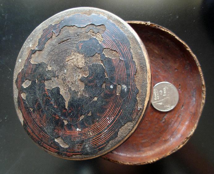 ตลับเครื่่องเขิน....เก่า ครับ