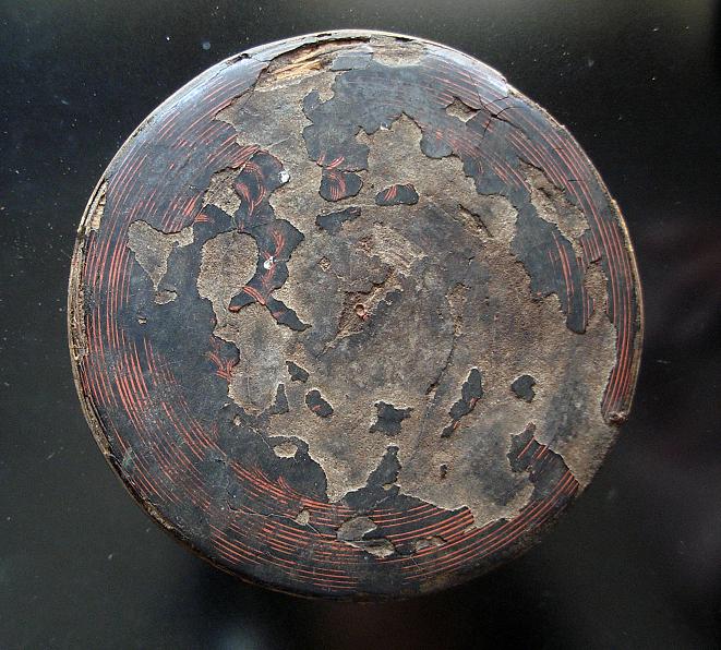 ตลับเครื่่องเขิน....เก่า ครับ