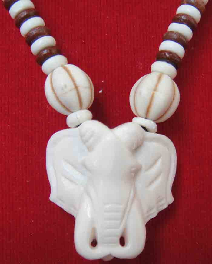 ***(((วัดใจเคาะเดียวแดง)))สร้อยผสมเม็ดกะลาตาเดียว+หัวกลางหัวช้าง+ลูกปัดหินหยกขาวรูปเม็ดมะยม ความยาว 