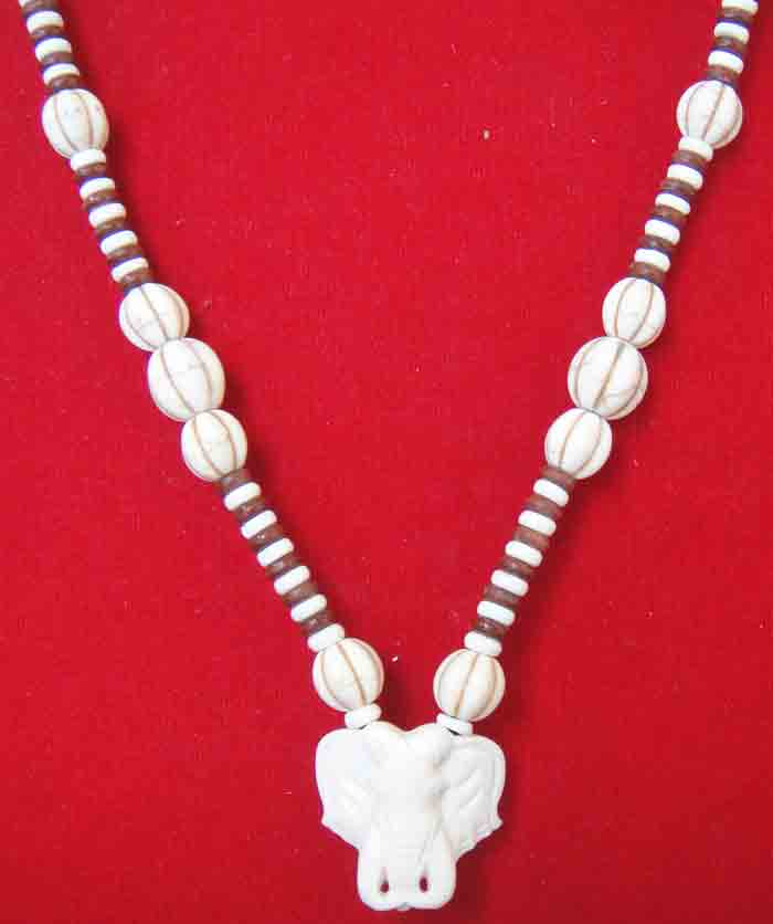 ***(((วัดใจเคาะเดียวแดง)))สร้อยผสมเม็ดกะลาตาเดียว+หัวกลางหัวช้าง+ลูกปัดหินหยกขาวรูปเม็ดมะยม ความยาว 