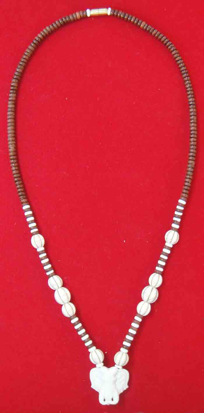 ***(((วัดใจเคาะเดียวแดง)))สร้อยผสมเม็ดกะลาตาเดียว+หัวกลางหัวช้าง+ลูกปัดหินหยกขาวรูปเม็ดมะยม ความยาว 