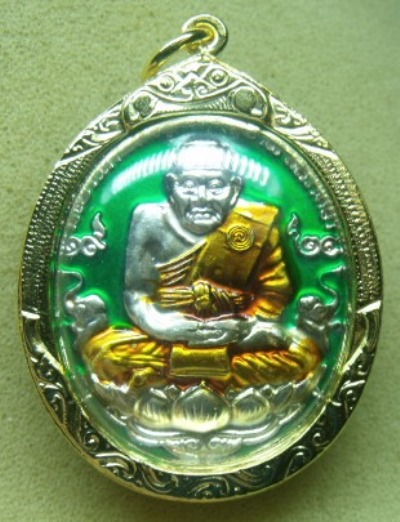 **วัดใจ**หลวงปู่ทวด ญสส. ที่ระลึกพระชันษา 100 ปี สมเด็จพระญาณสังวร เนื้อกะไหล่ลงยา เลี่ยมทองไมครอน**