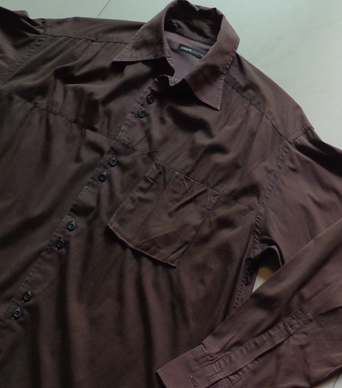 เสื้อเชิ๊ต CHAPS ของแท้ กระเป๋าหน้าแบบถุง(ใส่ของได้มากขึ้น) พร้อมดีไซน์กระดุมคู่ เท่ห์ไม่เหมือนใคร