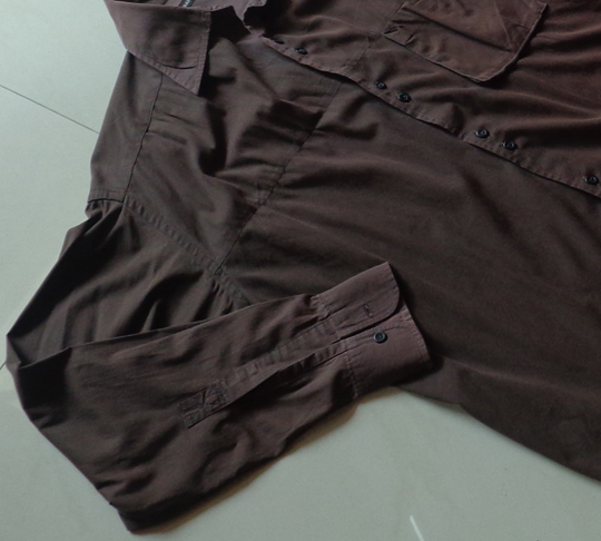 เสื้อเชิ๊ต CHAPS ของแท้ กระเป๋าหน้าแบบถุง(ใส่ของได้มากขึ้น) พร้อมดีไซน์กระดุมคู่ เท่ห์ไม่เหมือนใคร