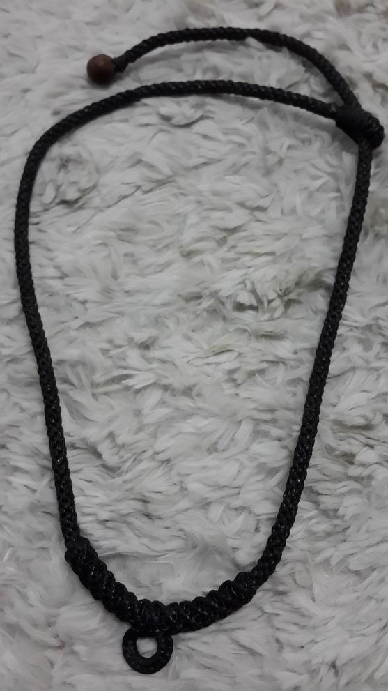 "เคาะเดียวครับ" สร้อยเชือกเทียนถัก แขวนพระ 1 องค์ ความยาว 21 นิ้ว