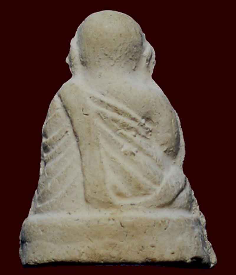 รูปหล่อหลวงพ่อเงิน เนื้อดินลองพิมพ์  รุ่นช้างคู่ วัดท้ายน้ำ จ.พิจิตร ปี 2526