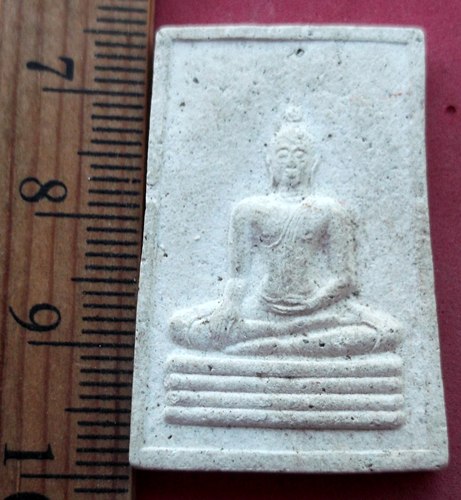 วัดใจเริ่ม 10 บาท กับ ผงพระพุทธรูปทองคำ วัดไตรมิตรวิทยาราม กรุงเทพ ..AV732