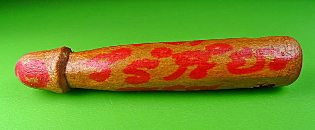 ปลัดขิกหลวงพ่ออุ้น วัดตาลกง เพชรบุรี