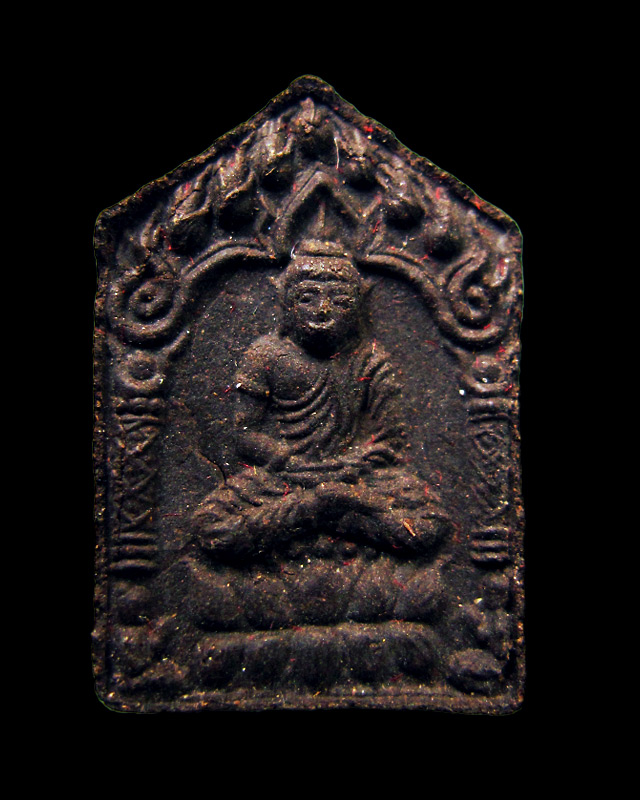 พระขุนแผนเนื้อผง รุ่นมงคลมหาเศรษฐี หลวงปู่บัว ถามโก พิมพ์เล็ก ฝังตระกรุดทองแดง พ.ศ. ๒๕๕๕