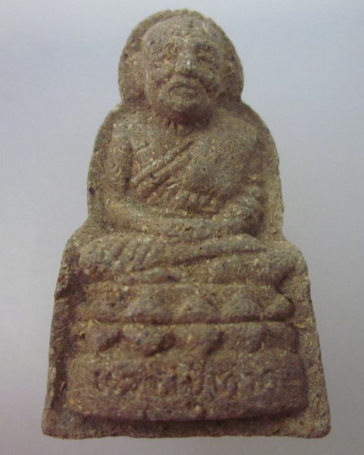 หลวงพ่อทวด ลอยองค์เนื้อว่าน