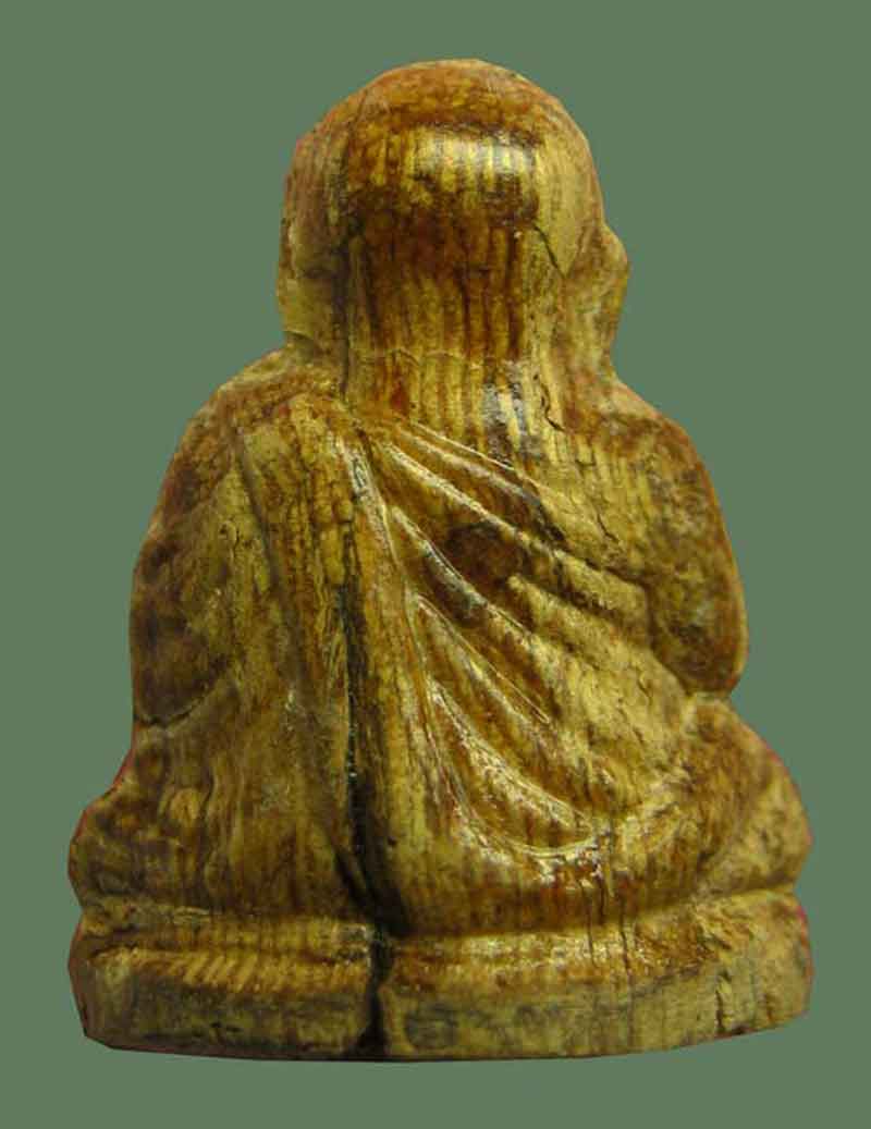 รูปหล่อหลวงพ่อเงิน  พิมพ์นิยม  เนื้อไม้โพธิ์แกะ อุดด้วยเทียนชัย 