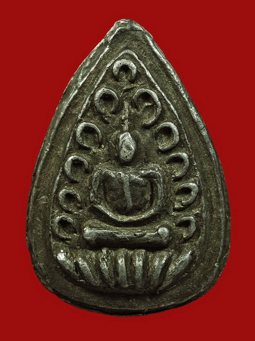 พระหยดน้ำเนื้อชิน หลวงพ่อทัต วัดสิงห์