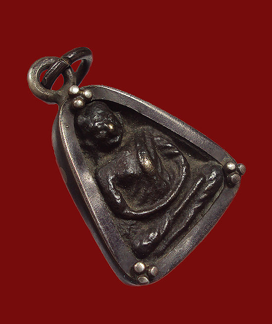 จอบเล็ก หลวงพ่อเงิน บางคลาน เลี่ยมเงินเก่า งามมาก