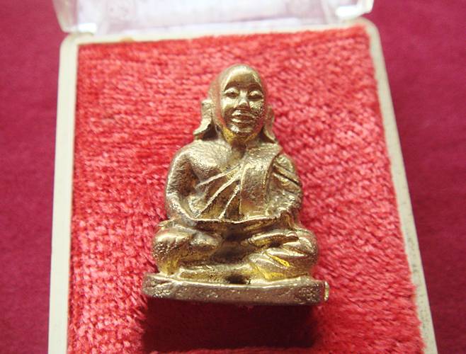 หลวงพ่อเงิน วัดบางคลาน อ.โพทะเล จ.พิจิตร 