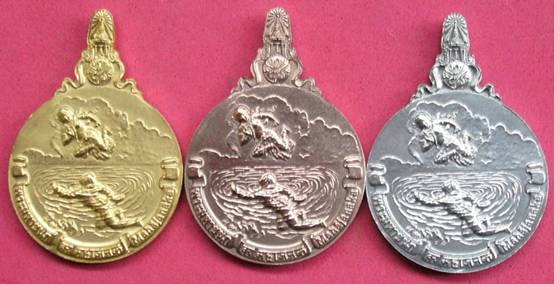 เหรียญพระมหาชนก พิมพ์เล็ก ชุดทอง นาก เงิน ไม่มีหนังสือ มีแต่เหรียญ