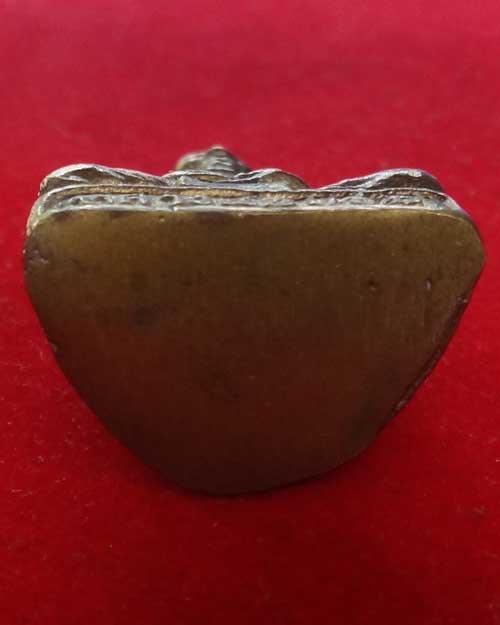 รูปหล่อ หลวงพ่อแช่ม...วัดดอนยายหอม....เนื้อโลหะผสม สวย ๆ 