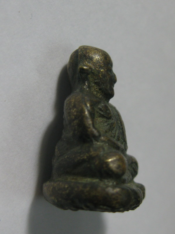 หลวงพ่อเงินขี้ตา3 ชาย กรุวัดใหม่คำวัน พิมพ์กลาง พระดูง่าย