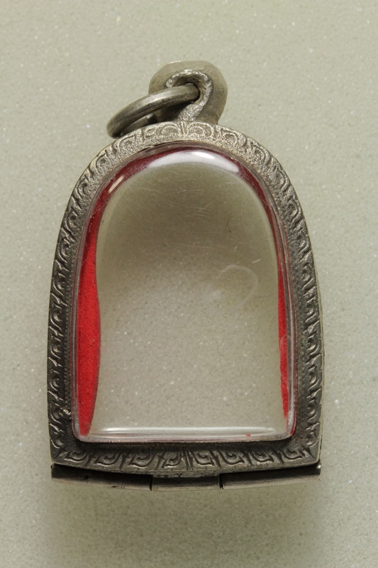 ตลับเงินซุ้มกอ ใส่พระตามขนาด