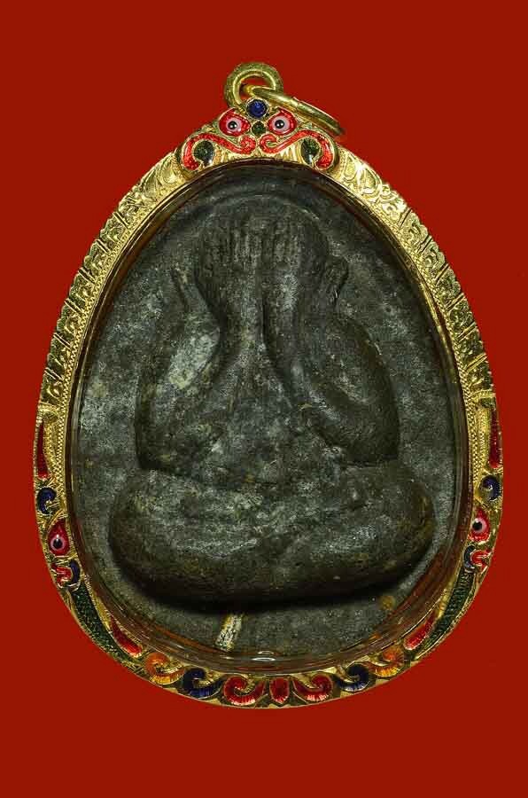 พระปิดตาจัมโบ้ 2 เนื้อใบลาน หลวงปู่โต๊ะ วัดประดู่ฉิมพลี ปี 2521มาพร้อมเลี่ยมทองลงยา 