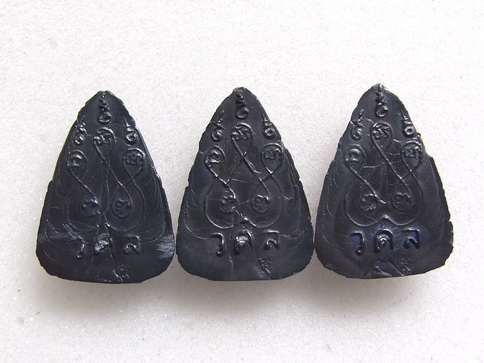 พระกลีบบัว วัดคันลัด สมุทรปราการ เนื้อเมฆพัด จำนวน 3 องค์ สภาพสวย